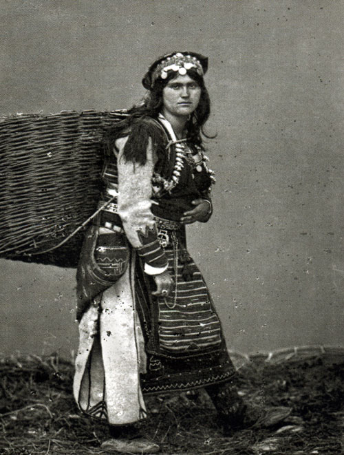 Highland woman from Dukagjini (Photo: Marubi).