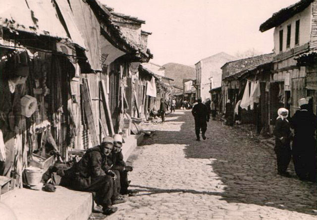 Bazaar of Elbasan in the 1930s (Photo: Dayrell Oakley-Hill).