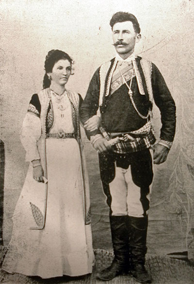 “Zef Doda, a Christian Albanian from Triepshi in Montenegro, and his wife, a native of Podgorica” (Photo: Alexandre Baschmakoff, September 1908).