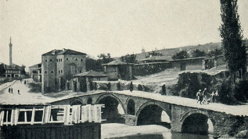 "Gjakova: bridge over the Krena River" (Photo: Gabriel Louis-Jaray, 1909).