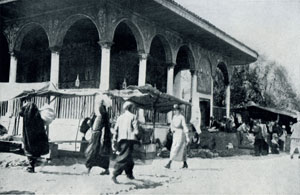 Mosque in Tirana (Photo: Rose Wilder Lane, 1922).