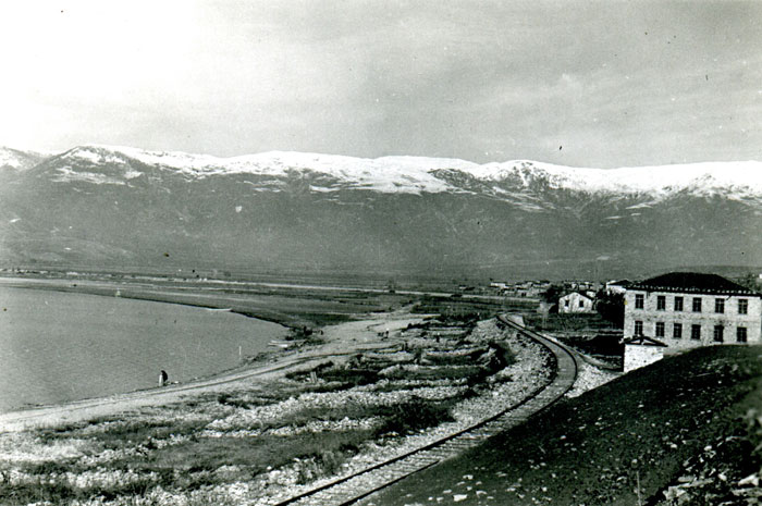 Rail line on Lake Ohrid (Photo: Centre for Albanian Studies, London).