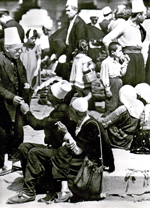 Market scene in central Albania (Photo: Karl Wimmer, 1944) Market scene in central Albania (Photo: Karl Wimmer, 1944)